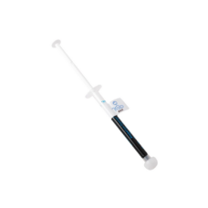 An image of a 1 gram syringe of Rick Simpson Oil on a white background